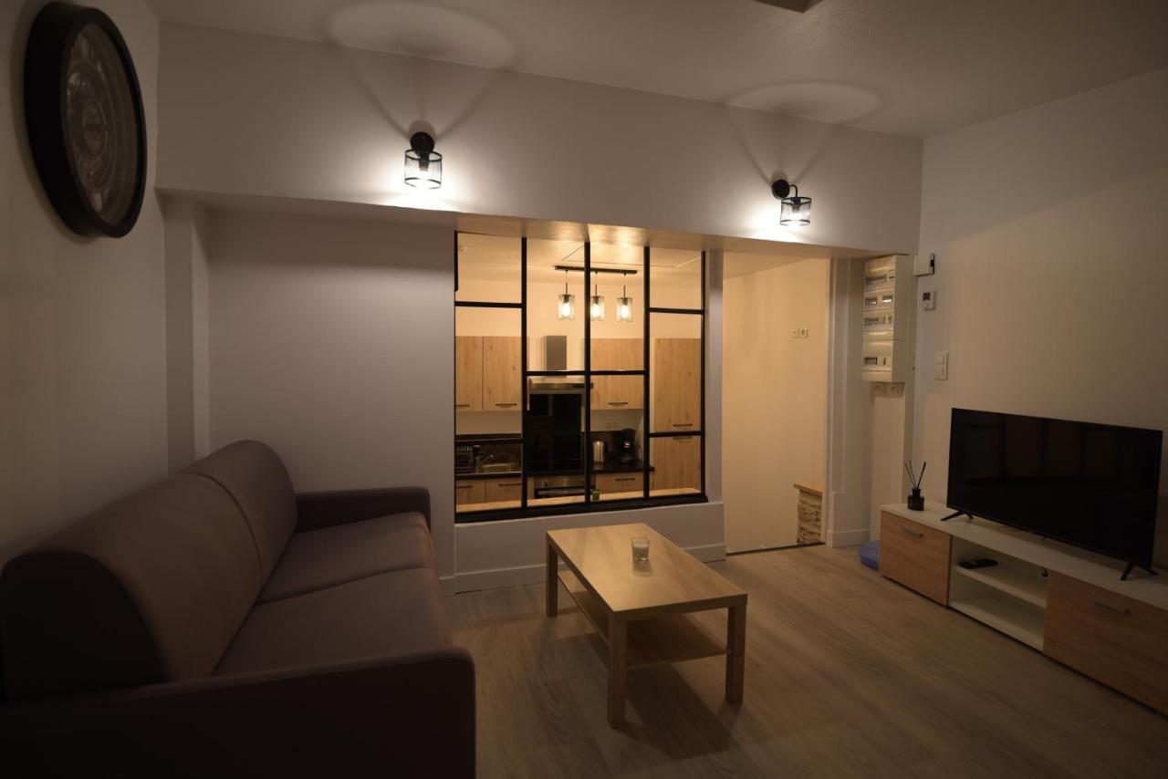 Cosy Appartement Hyper Centre Ville Avec Cour + Patio Auxerre Esterno foto